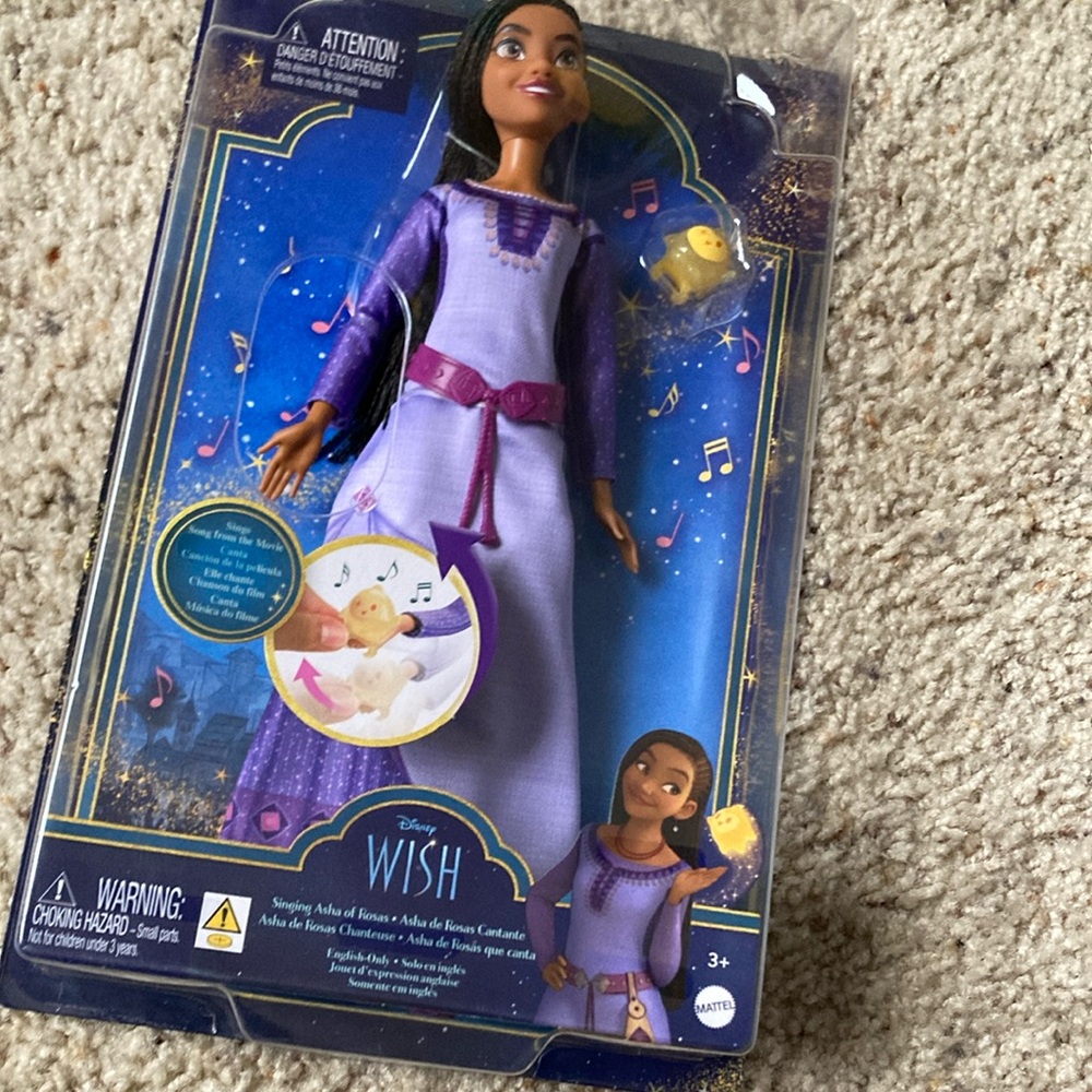 Disney Wish Singing Asha of Rosas Fashion Doll & Star Figure Set